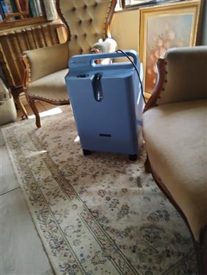MEDICAL PHILIPS EVERFLO OXYGEN CONCENTRATOR.NEW IN BOX