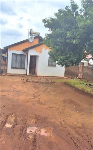 House For Sale in Vosloorus Ext 5