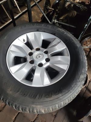 TOYOTA HILUX GD 6 MAG RIMS 17" R9500