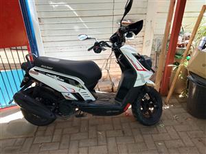 Big boy scooter is for sale  is in road in resemble good condition 