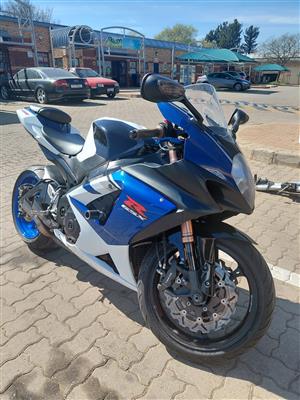 SUZUKI GSXR 1000 K8