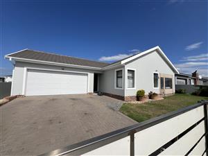 Family home in quiet Crescent in Fountains Estate