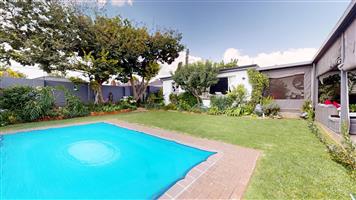 Starting to bid from R1,749,000! Non-Distressed Live Luxury Auction!