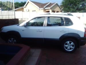 2007 Hyundai Tucson, V6 Automatic 240 400kms White, Neat 