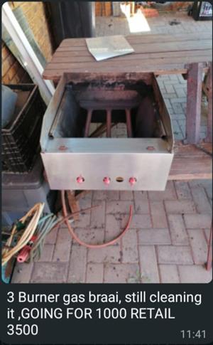 3 burner gas braai. Still cleaning