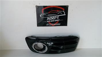 Audi Q5 '13-'17 right front bumper fog light grille