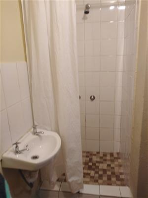 Single room available with your own bathroom shower inside in Leiden Delft. 