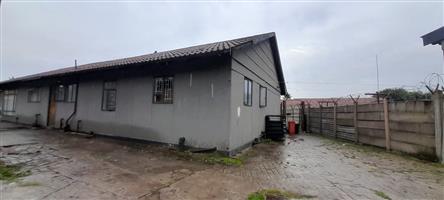 Charming Fixer-Upper in Secunda Price: R850 0000