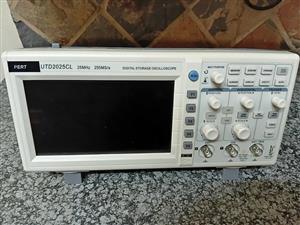 Uni-t UTD2025CL Series Oscilloscope