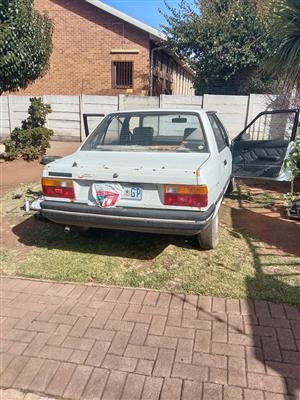 RENAULT 9 STRIPING