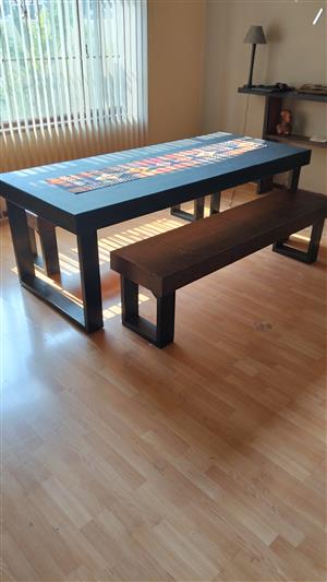 Dinning room table & benches 