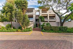 Apartment For Sale in Oaklands