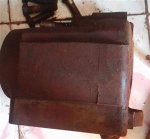 FORD TRACTOR RAM CYLINDER