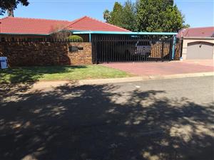 House For Sale in Klippoortje