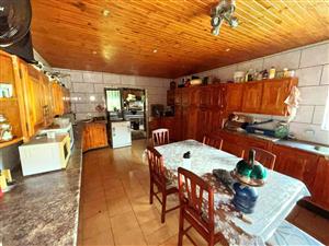 Spacious 2.4 Hectare with Flatlet for Sale in Mullerstuine