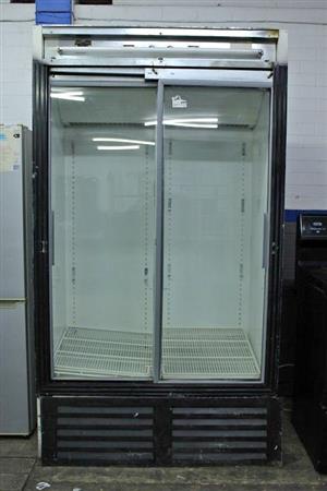 WHITE 2 DOOR DISPLAY FRIDGE S066955B