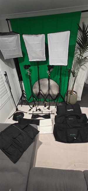 Professional Video & Photography Lighting Kit – Dedolight