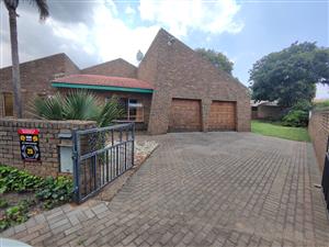 FOR SALE:  3 Bedroom House with Granny Flat/Office Space