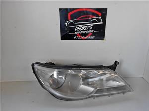 VW Tiguan 2008 Right Headlight