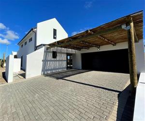 House For Sale in Jeffreys Bay