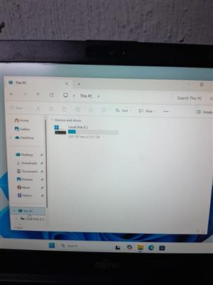 Fijitsu core i5,7th generation 8gb ram 256gb ssd