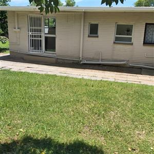 Presidentia, Kroonstad - Bachelor flat available for rental. 