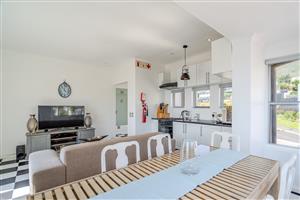 Camps Bay  Delightful Two Bedroom Cottage
