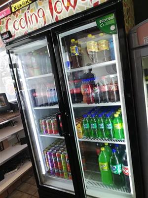 Cooling display fridge