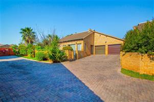 Townhouse For Sale in Wilgeheuwel