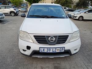 2011 np200 Manuel 1.6