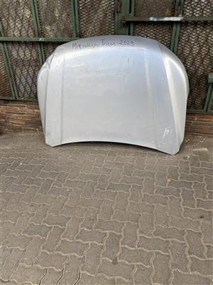 Mitsubishi Triton 2024 bonnet