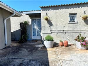 Charming 1-bedroom garden cottage for rent in Kabega, Gqeberha—your cozy retreat awaits!