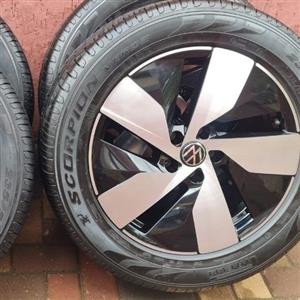 2025 VW TIGUAN OEM 18INCH MAGS AND TYRES 