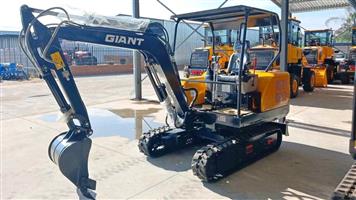 New LY30 3 ton mini excavators for sale at Mad Farmer SA