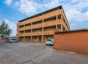 Single-Bedroom Apartment In Randfontein Central, Your Ideal Urban Retreat Awaits!