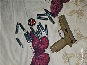 Sig Sauer M17 co2 pellet pistol