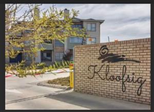 Apartment For Sale in Hansmoeskraal AH