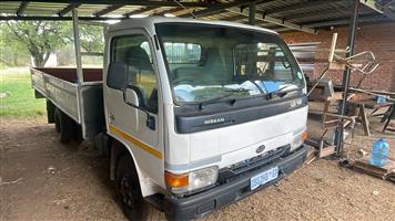 Nissan UD40 2004