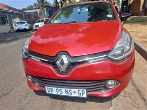 2015  Renault Clio 900T Manual Petrol Red, Spare key Service book 97000kms