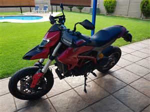 Ducati Hypermotard 939 2017 Model 22500 km Immaculate with extra's