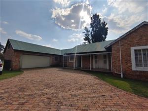 House For Sale in Henley On Klip