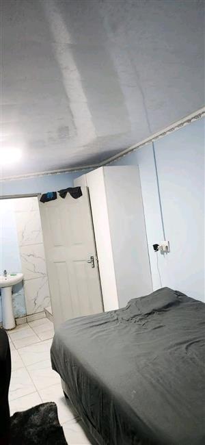 SPACIOUS BACHELOR APARTMENT TO LET – KENSINGTON, JOHANNESBURG  
