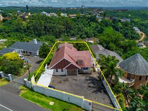 ON AUCTION - RESIDENTIAL PROPERTY: EXPANSIVE FAMILY HOME 