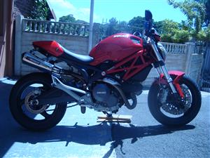 2009 Ducati Monster 696