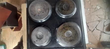 Hob (stove) for sale. Almost new. Contact 082 929 1716