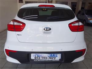 2015 KIA RIO 1.4TEC MANAUL COD WHITE PETROL LEATHER SUNROOF REVERSE SENSER 80.000KM. 