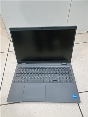 Dell Inspiron 15 3520 Intel Core i5 11th Gen 8GB 512GB SSD NEW OUT OF THE BOX