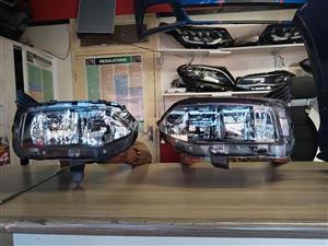  2022 RENUALT KIGER RIGHT AND LEFT HEADLIGHTS SUPER CLEAN FOR SALE  