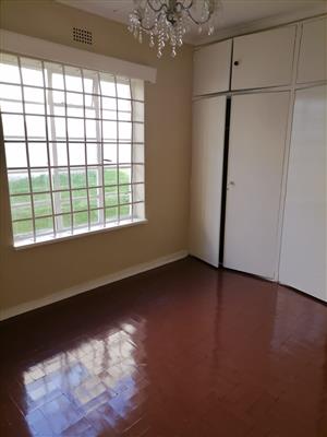 Bedroom to rent in Houghton Estate