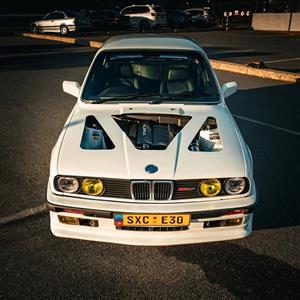 BMW E30 328i Multivalve